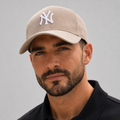 Boné New Era Yankees Bege com Branco